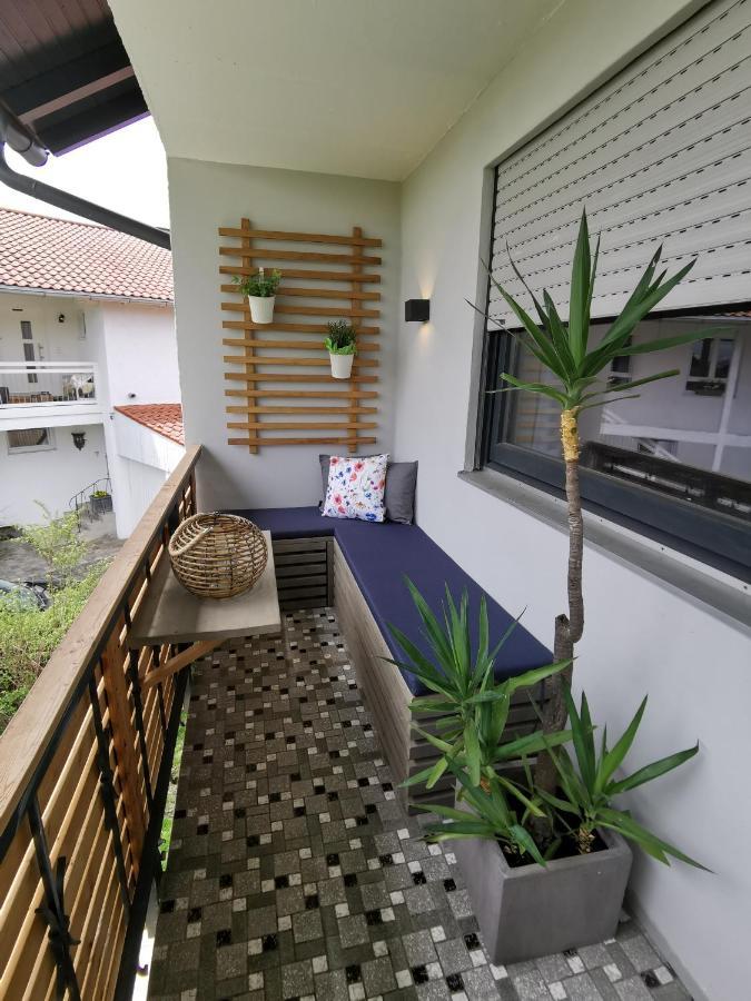Moderne Ferienwohnungen Mit Designbad Petting Buitenkant foto