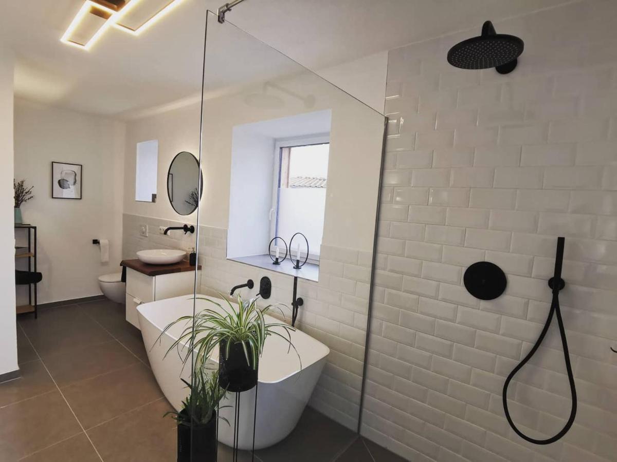 Moderne Ferienwohnungen Mit Designbad Petting Buitenkant foto