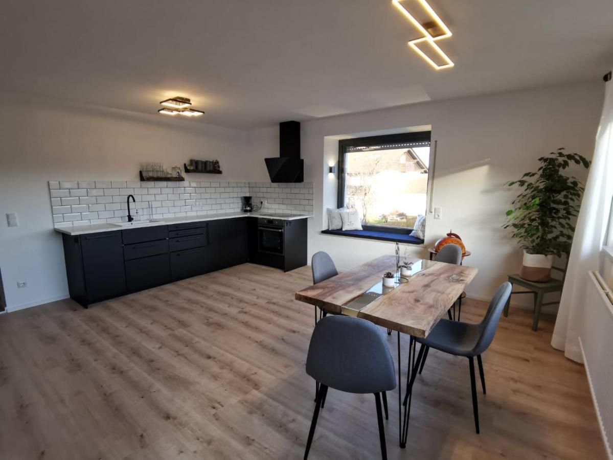Moderne Ferienwohnungen Mit Designbad Petting Buitenkant foto